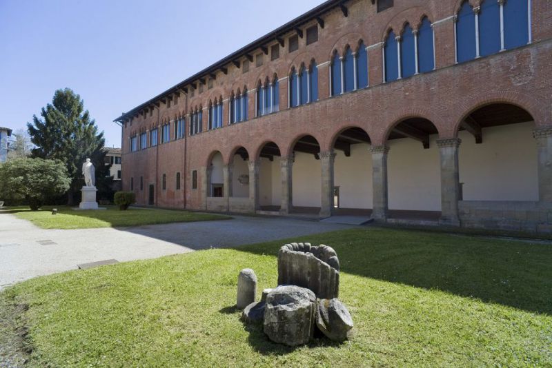 https://www.artaroundyou.it/it/lista-musei/494694-villa-guinigi/